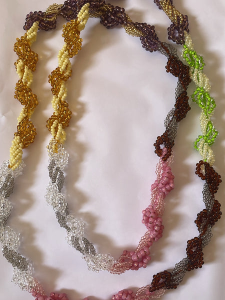 collier Isis