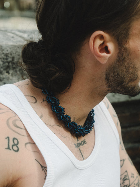 collier Nour bleu nuit